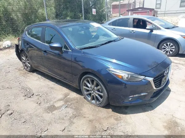 3MZBN1M34JM265813 2018 MAZDA 3 - Image 1