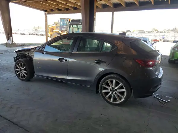 3MZBN1M35HM130575 2017 MAZDA 3 - Image 2