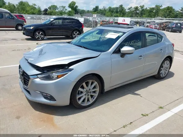 3MZBN1M35HM132438 2017 MAZDA 3 - Image 2