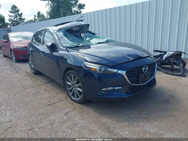 3MZBN1M35JM179930 2018 MAZDA 3 - Image 1