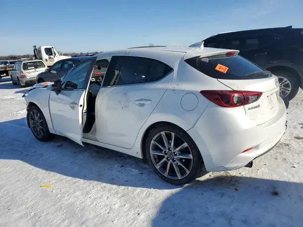 3MZBN1M35JM216829 2018 MAZDA 3 - Image 2
