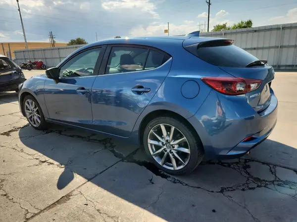 3MZBN1M35JM235008 2018 MAZDA 3 - Image 2