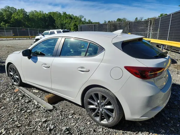 3MZBN1M35JM265593 2018 MAZDA 3 - Image 2