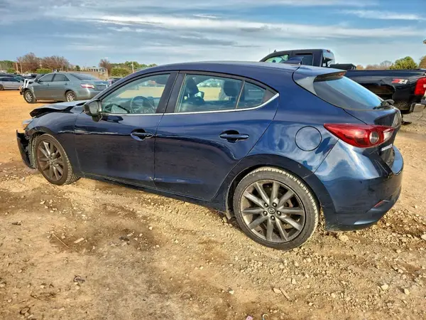 3MZBN1M35JM268106 2018 MAZDA 3 - Image 2