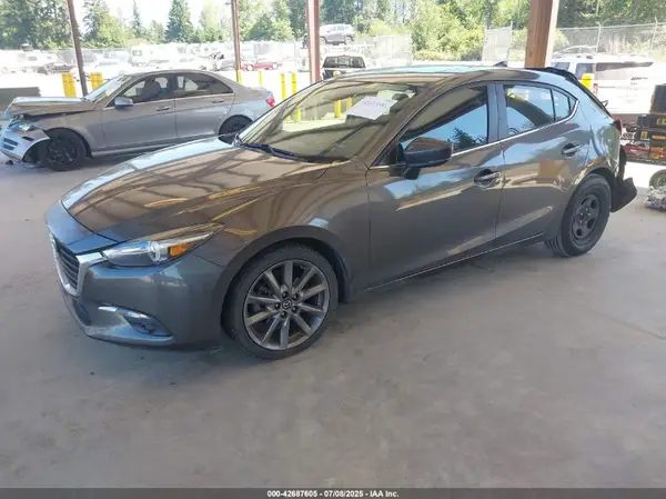 3MZBN1M36JM164031 2018 MAZDA 3 - Image 2