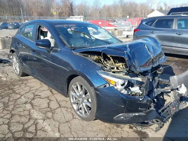3MZBN1M36JM164742 2018 MAZDA 3 - Image 1