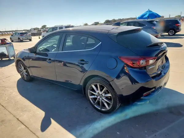 3MZBN1M36JM256627 2018 MAZDA 3 - Image 2