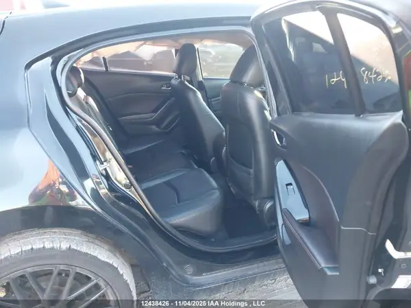 3MZBN1M36JM276764 2018 MAZDA 3 - Image 8