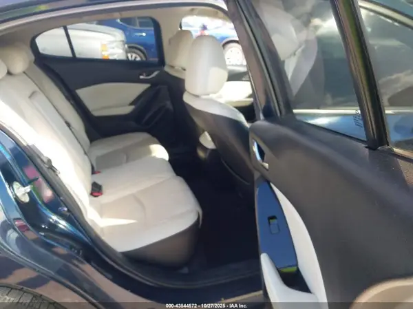 3MZBN1M37HM127435 2017 MAZDA 3 - Image 8