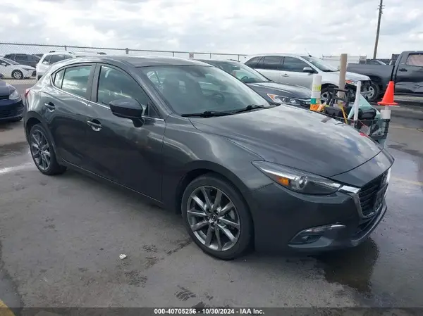 3MZBN1M37JM170131 2018 MAZDA 3 - Image 1