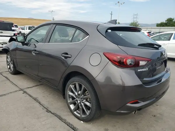 3MZBN1M37JM173059 2018 MAZDA 3 - Image 2