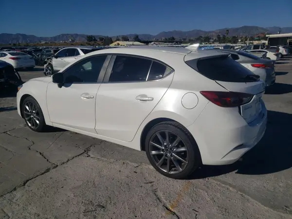 3MZBN1M37JM178973 2018 MAZDA 3 - Image 2
