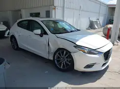3MZBN1M37JM277115 2018 MAZDA 3