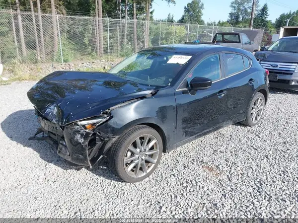 3MZBN1M38JM173555 2018 MAZDA 3 - Image 2