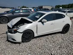 3MZBN1M38JM176214 2018 MAZDA 3