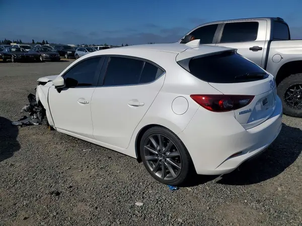 3MZBN1M38JM239893 2018 MAZDA 3 - Image 2