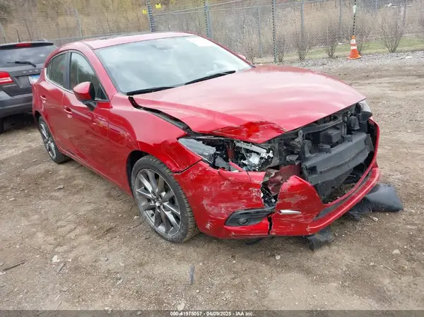 3MZBN1M38JM240073 2018 MAZDA 3 - Image 1