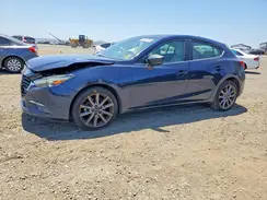 3MZBN1M38JM273221 2018 MAZDA 3