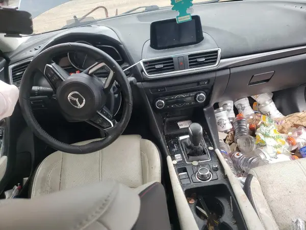 3MZBN1M39HM133575 2017 MAZDA 3 - Image 8