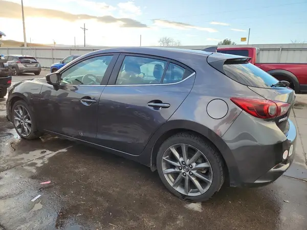 3MZBN1M39JM265774 2018 MAZDA 3 - Image 2