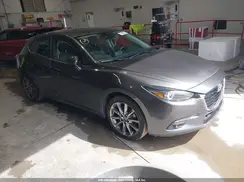 3MZBN1M3XJM189613 2018 MAZDA 3