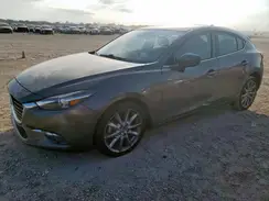 3MZBN1M3XJM189661 2018 MAZDA 3