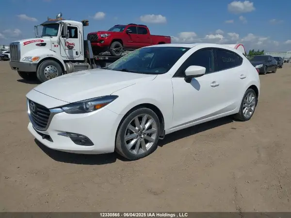 3MZBN1M3XJM220116 2018 MAZDA 3 - Image 2