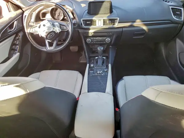 3MZBN1M3XJM237868 2018 MAZDA 3 - Image 8