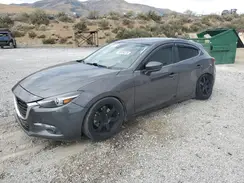 3MZBN1M3XJM263063 2018 MAZDA 3