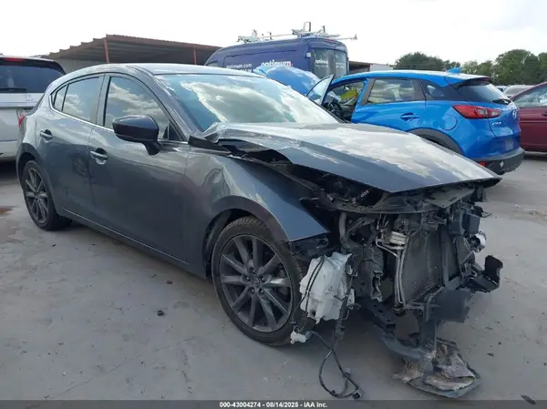 3MZBN1M3XJM276847 2018 MAZDA 3 - Image 1