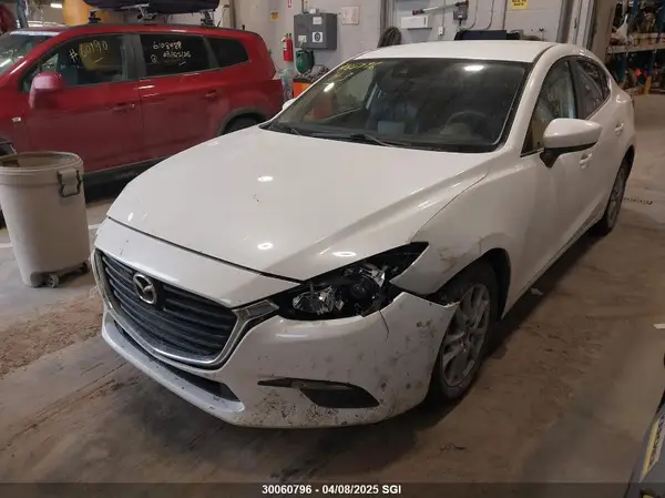 3MZBN1T72JM221071 2018 MAZDA 3 - Image 2