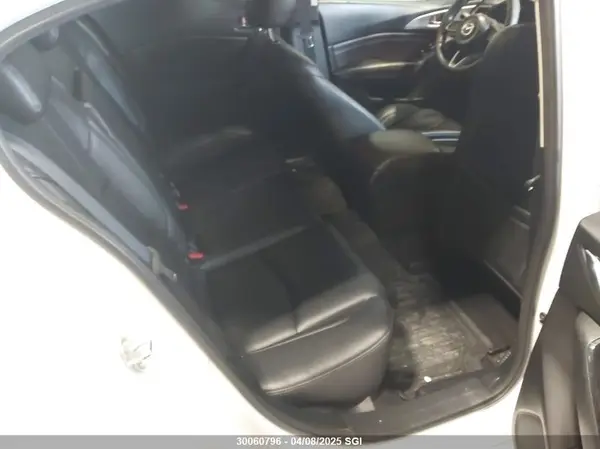 3MZBN1T72JM221071 2018 MAZDA 3 - Image 8