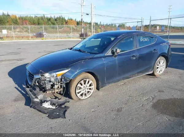 3MZBN1T77JM239999 2018 MAZDA 3 - Image 2