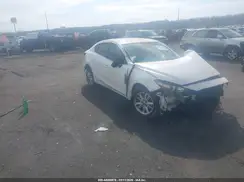 3MZBN1U70JM169924 2018 MAZDA 3