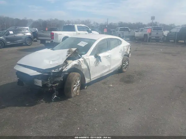 3MZBN1U70JM169924 2018 MAZDA 3 - Image 2
