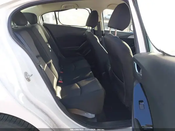 3MZBN1U70JM176100 2018 MAZDA 3 - Image 8