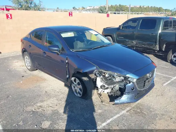 3MZBN1U70JM182320 2018 MAZDA 3 - Image 1