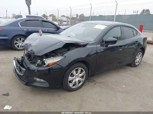 3MZBN1U70JM215090 2018 MAZDA 3 - Image 2