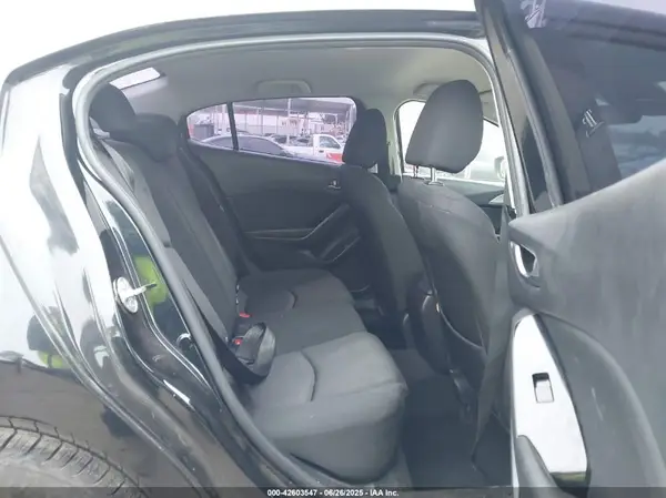 3MZBN1U70JM215090 2018 MAZDA 3 - Image 8