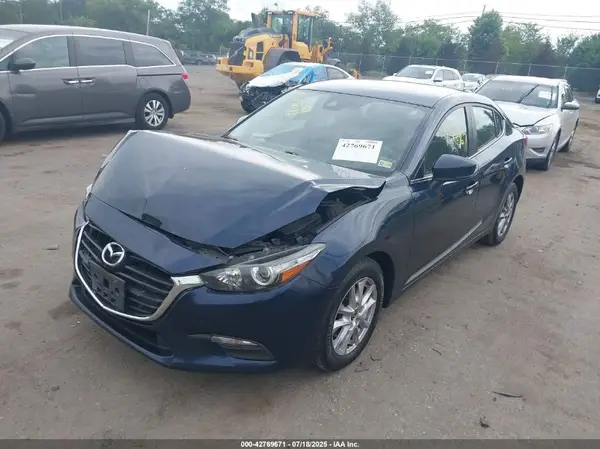3MZBN1U70JM220547 2018 MAZDA 3 - Image 2