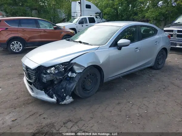 3MZBN1U70JM221214 2018 MAZDA 3 - Image 2