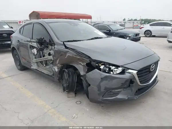 3MZBN1U70JM221262 2018 MAZDA 3 - Image 1