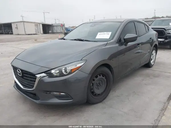 3MZBN1U70JM221262 2018 MAZDA 3 - Image 2