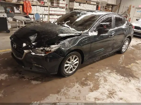 3MZBN1U70JM221617 2018 MAZDA 3 - Image 2