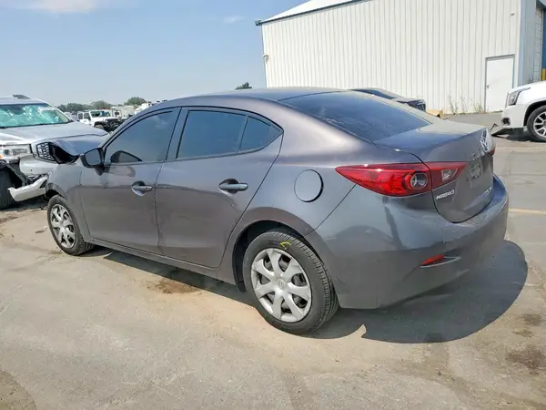 3MZBN1U70JM240457 2018 MAZDA 3 - Image 2
