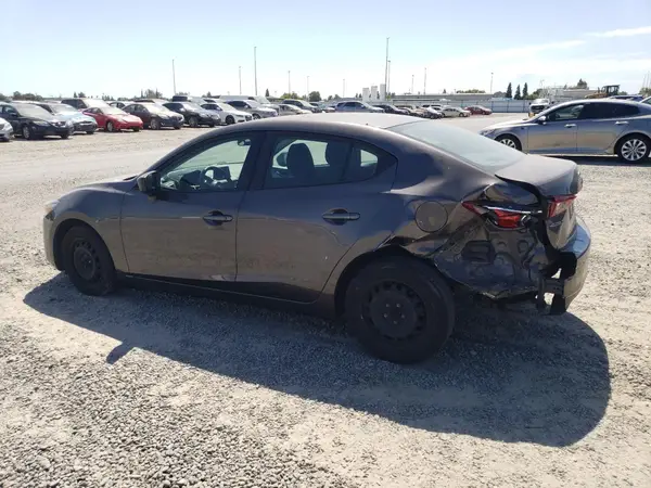 3MZBN1U70JM242922 2018 MAZDA 3 - Image 2