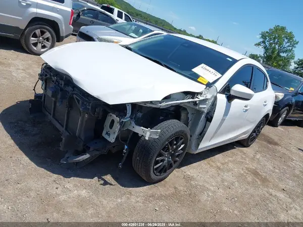 3MZBN1U70JM249689 2018 MAZDA 3 - Image 2