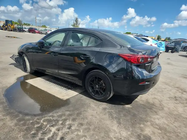 3MZBN1U70JM252060 2018 MAZDA 3 - Image 2