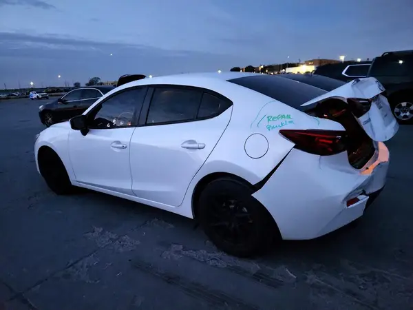 3MZBN1U71HM134335 2017 MAZDA 3 - Image 2
