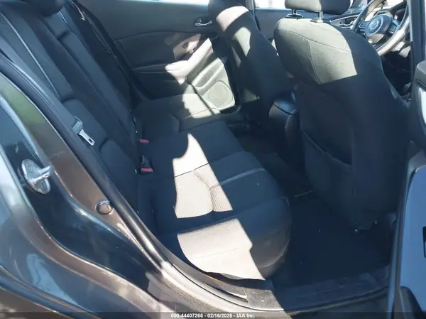 3MZBN1U71JM193827 2018 MAZDA 3 - Image 8